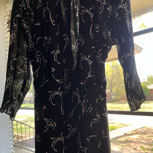Worn Once Joie Floaty black and white print wrap dress w/sheer sleeves - Picture 2 of 5